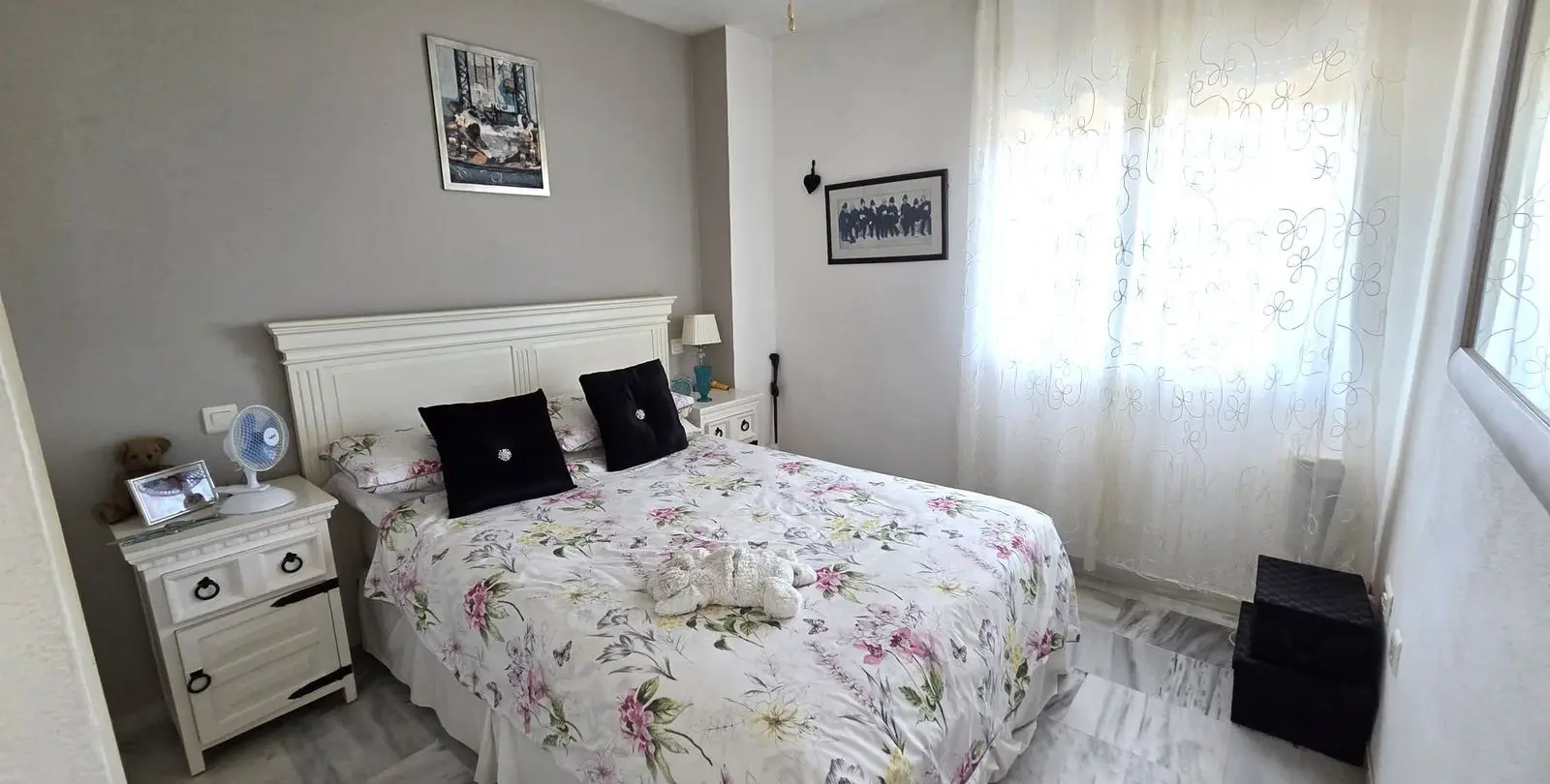 Venta de apartamento en planta media en Miraflores 10