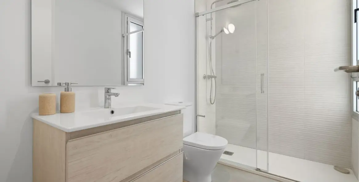 Sale of ground floor apartment in Estepona 10