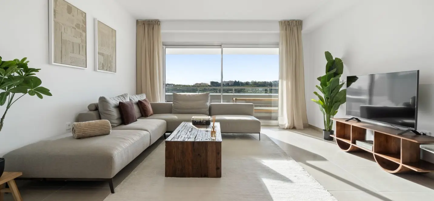 Venta de apartamento en planta baja en Estepona 0