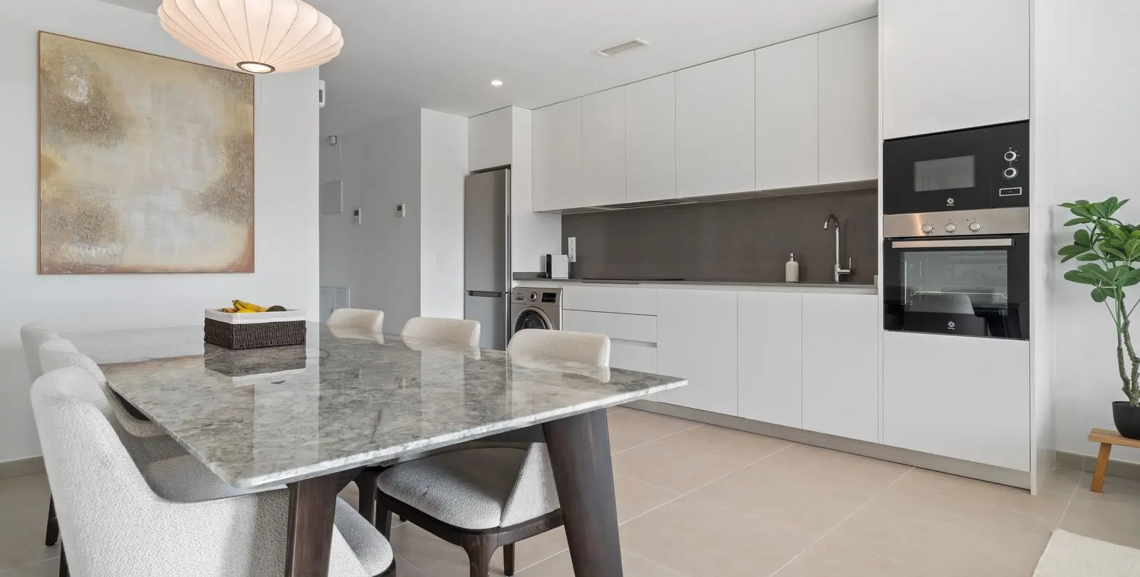 Sale of ground floor apartment in Estepona 6