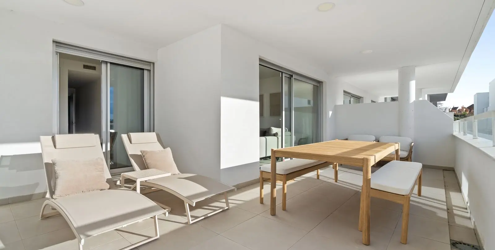 Sale of ground floor apartment in Estepona 14