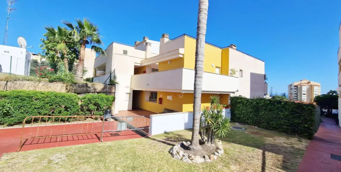 Продажа апартаментов на среднем этаже в Rincón de la Victoria 18