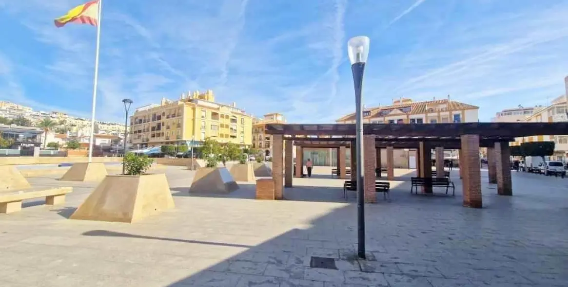 Продажа апартаментов на среднем этаже в Rincón de la Victoria 26