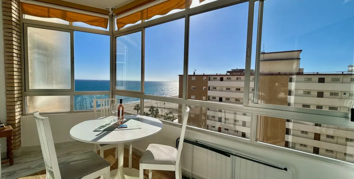 Sale of middle floor apartment in Fuengirola 2