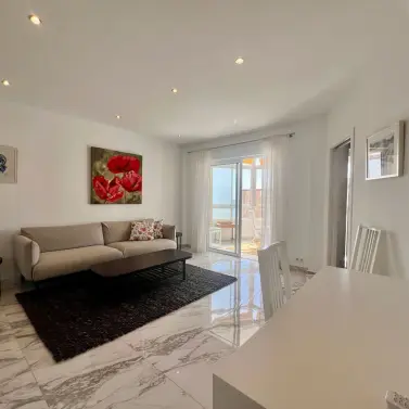 Sale of middle floor apartment in Fuengirola