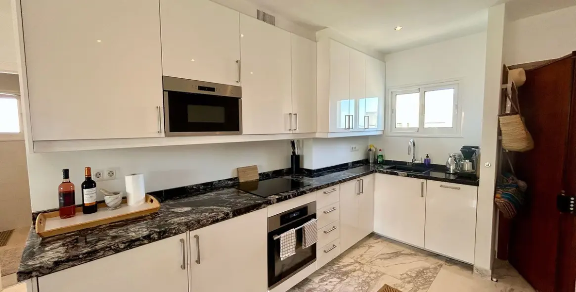 Sale of middle floor apartment in Fuengirola 5