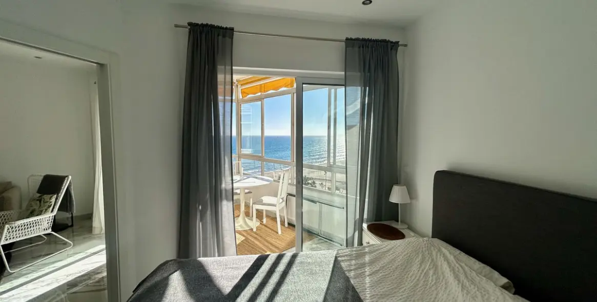 Sale of middle floor apartment in Fuengirola 6
