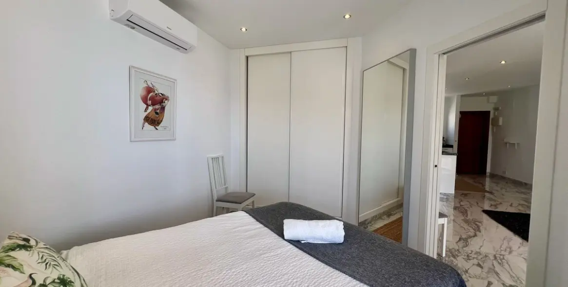 Sale of middle floor apartment in Fuengirola 7
