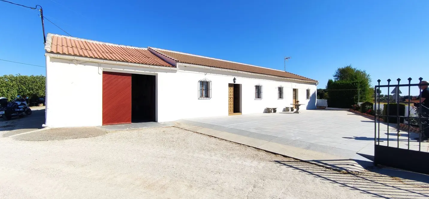 Venta de finca - cortijo en Ronda 0