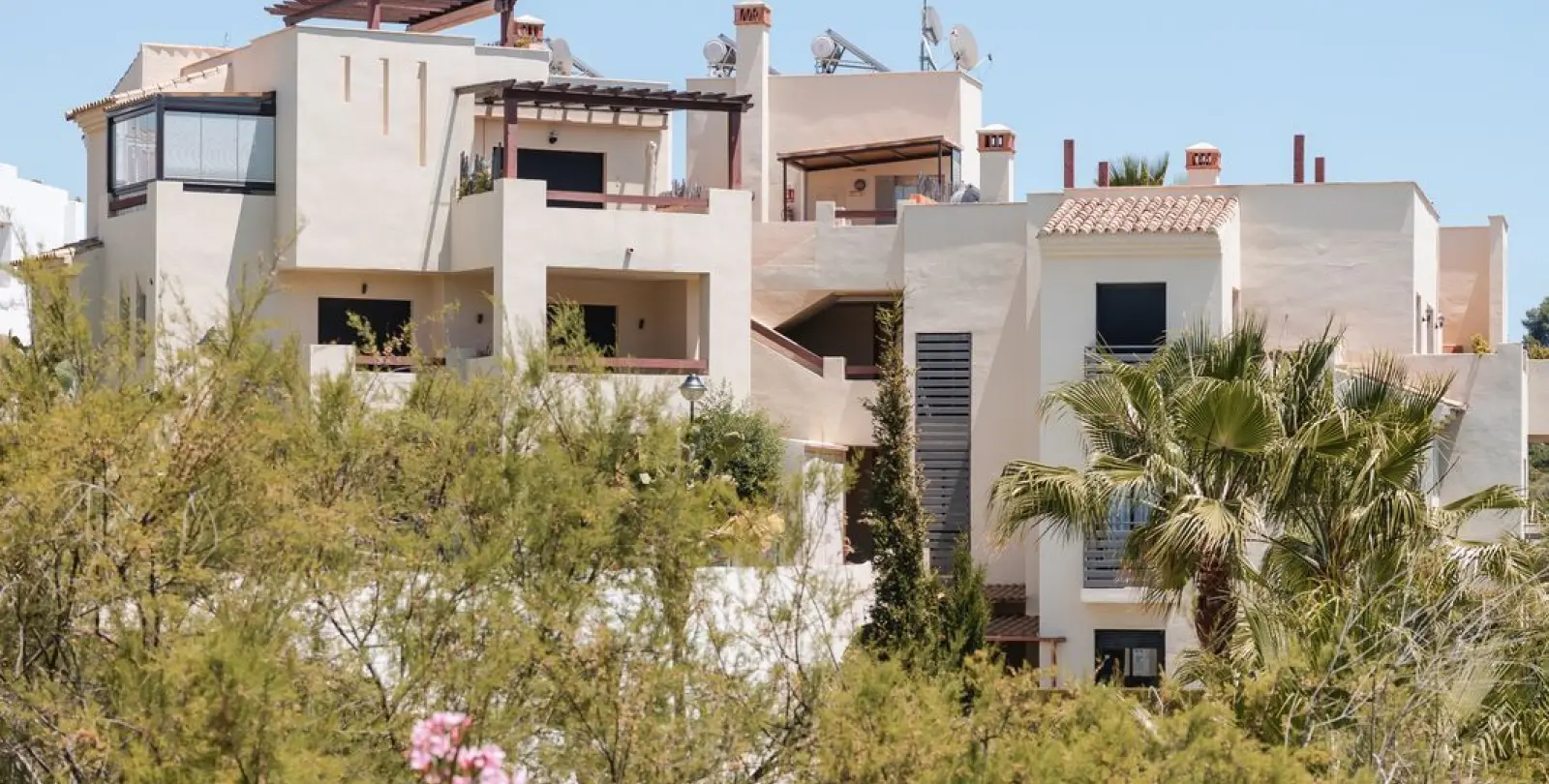 Продажа апартаментов на среднем этаже в Estepona 3
