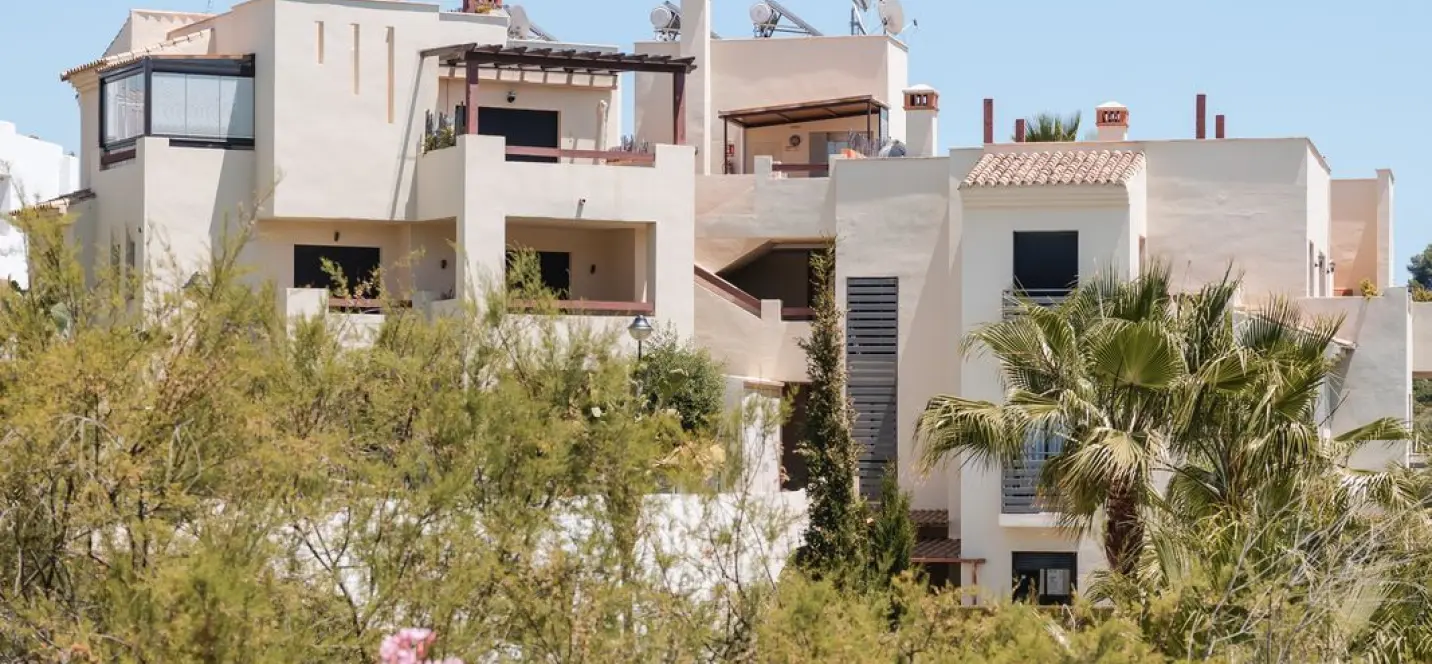 Продажа апартаментов на среднем этаже в Estepona 2