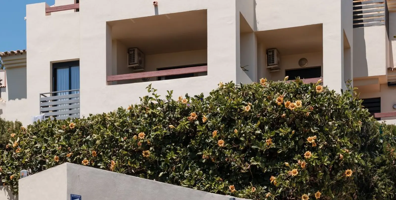 Продажа апартаментов на среднем этаже в Estepona 4