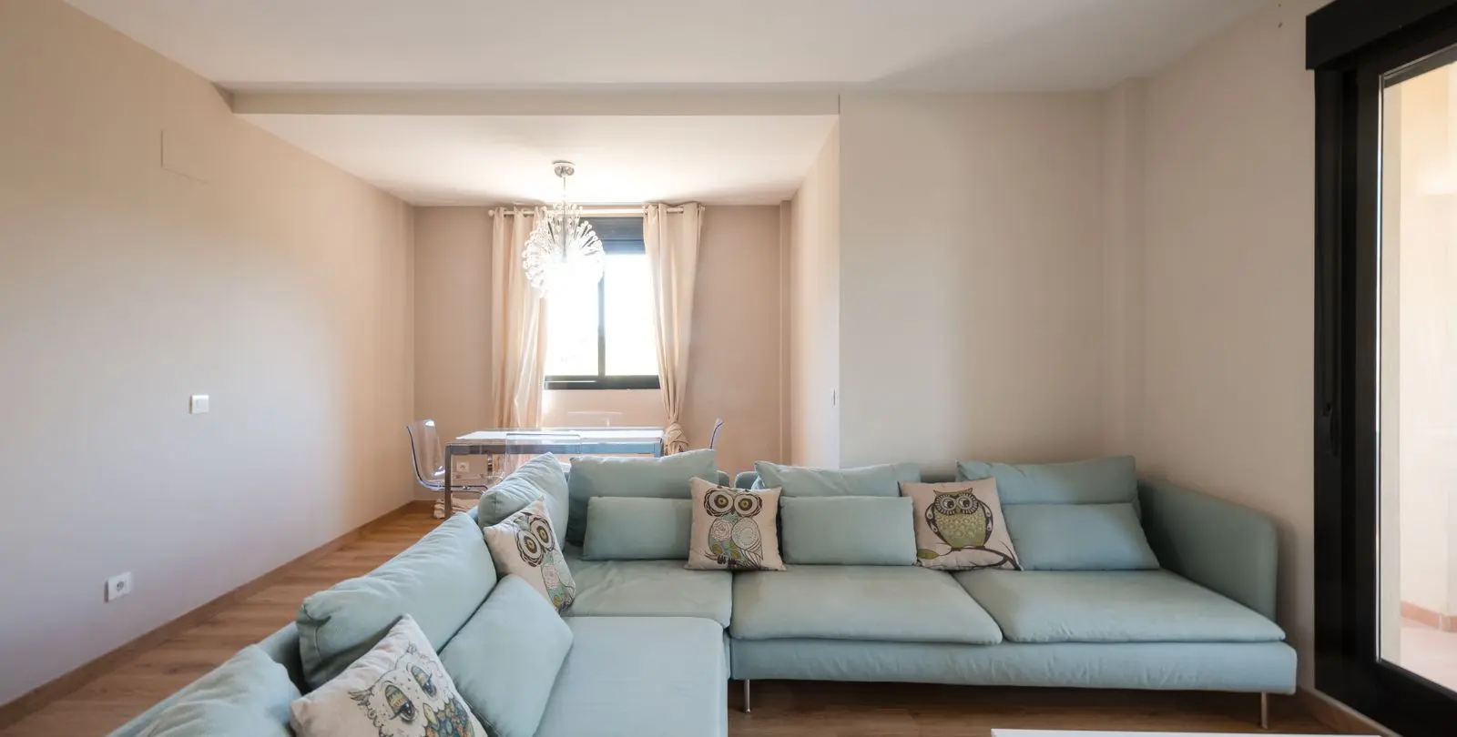 Продажа апартаментов на среднем этаже в Estepona 6