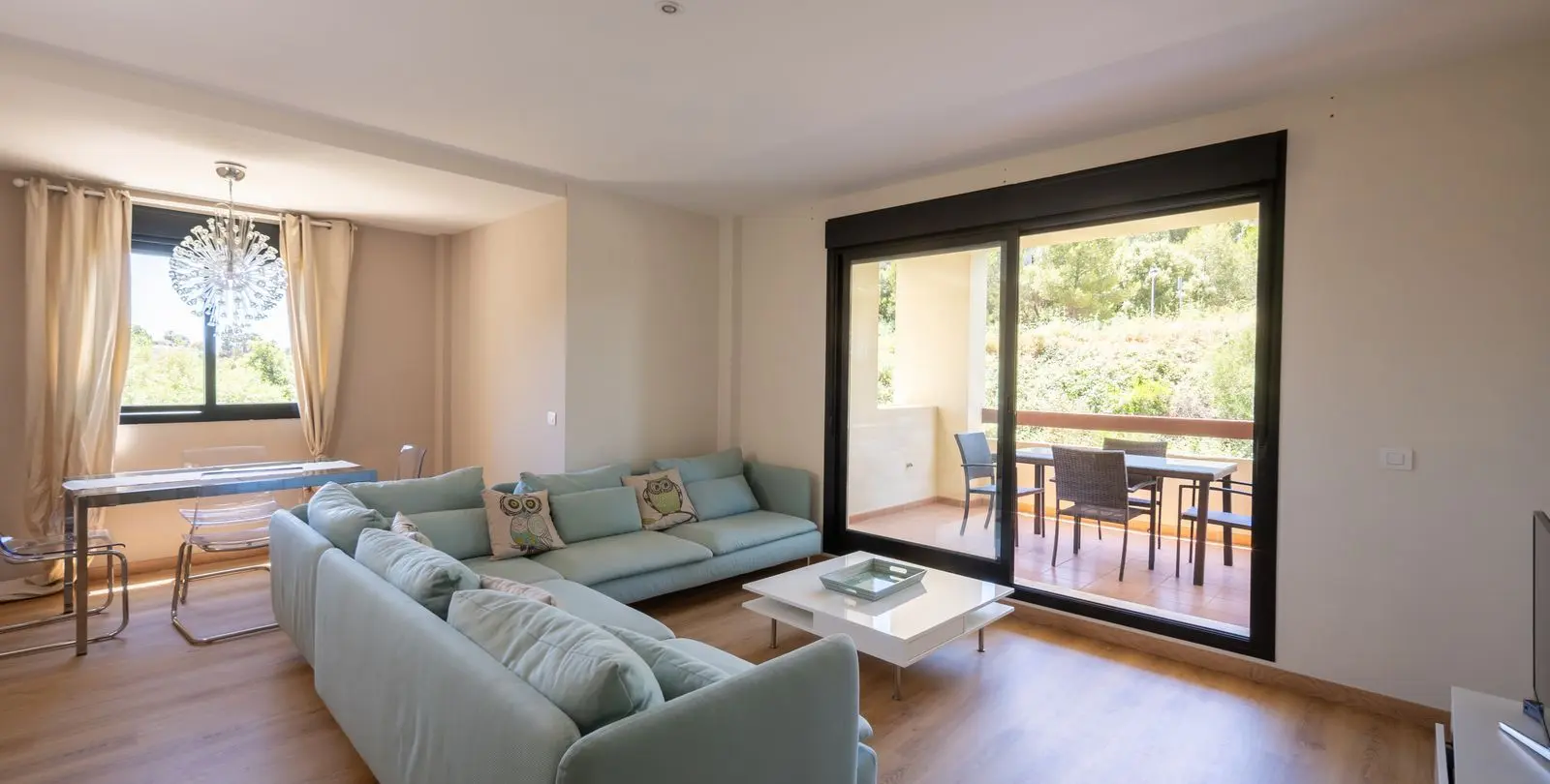 Продажа апартаментов на среднем этаже в Estepona 7
