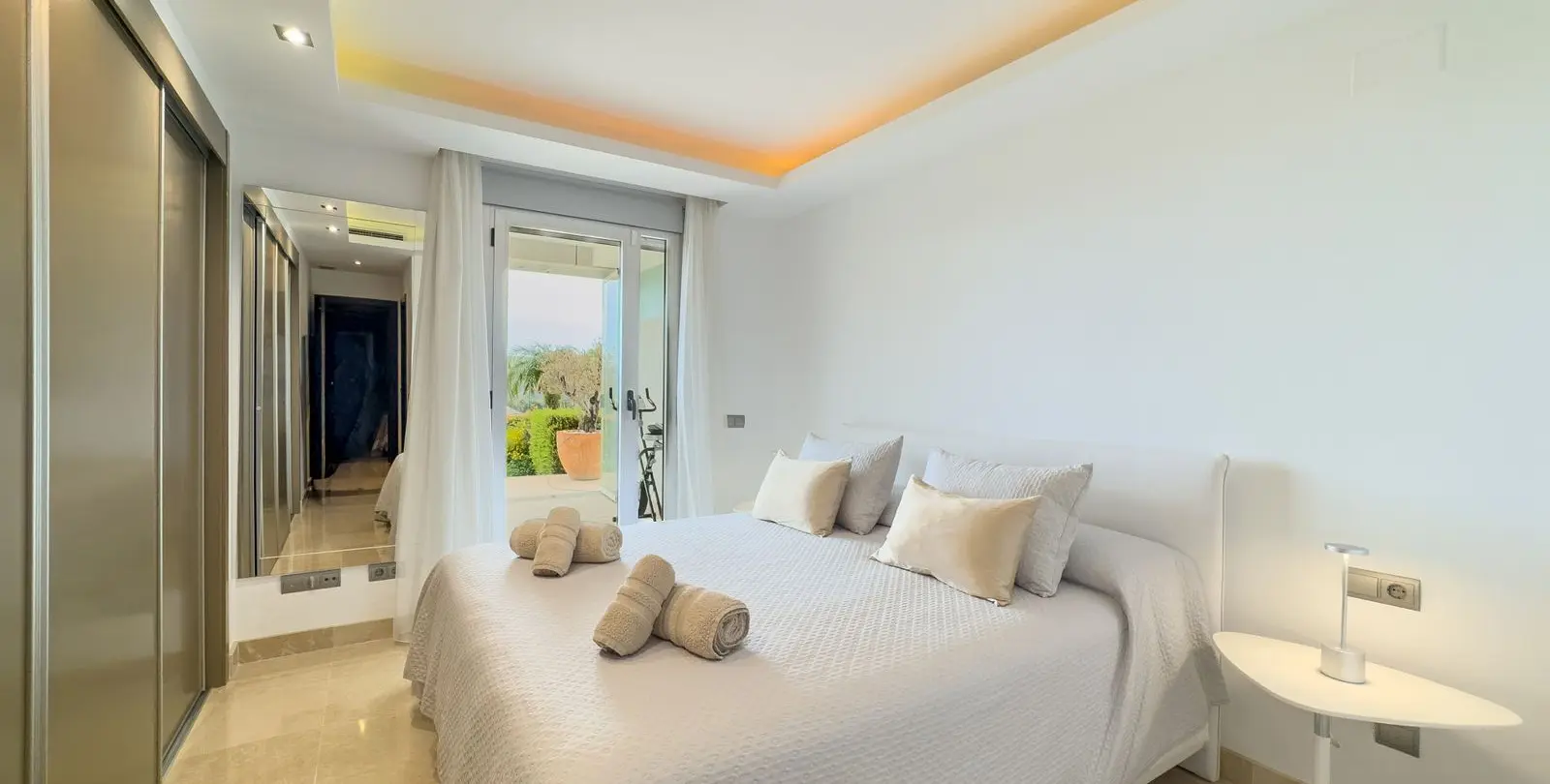Sale of ground floor apartment in La Cala Golf 11