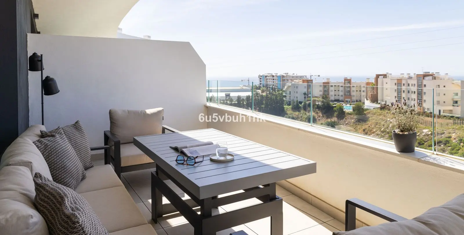 Sale of middle floor apartment in Fuengirola 3