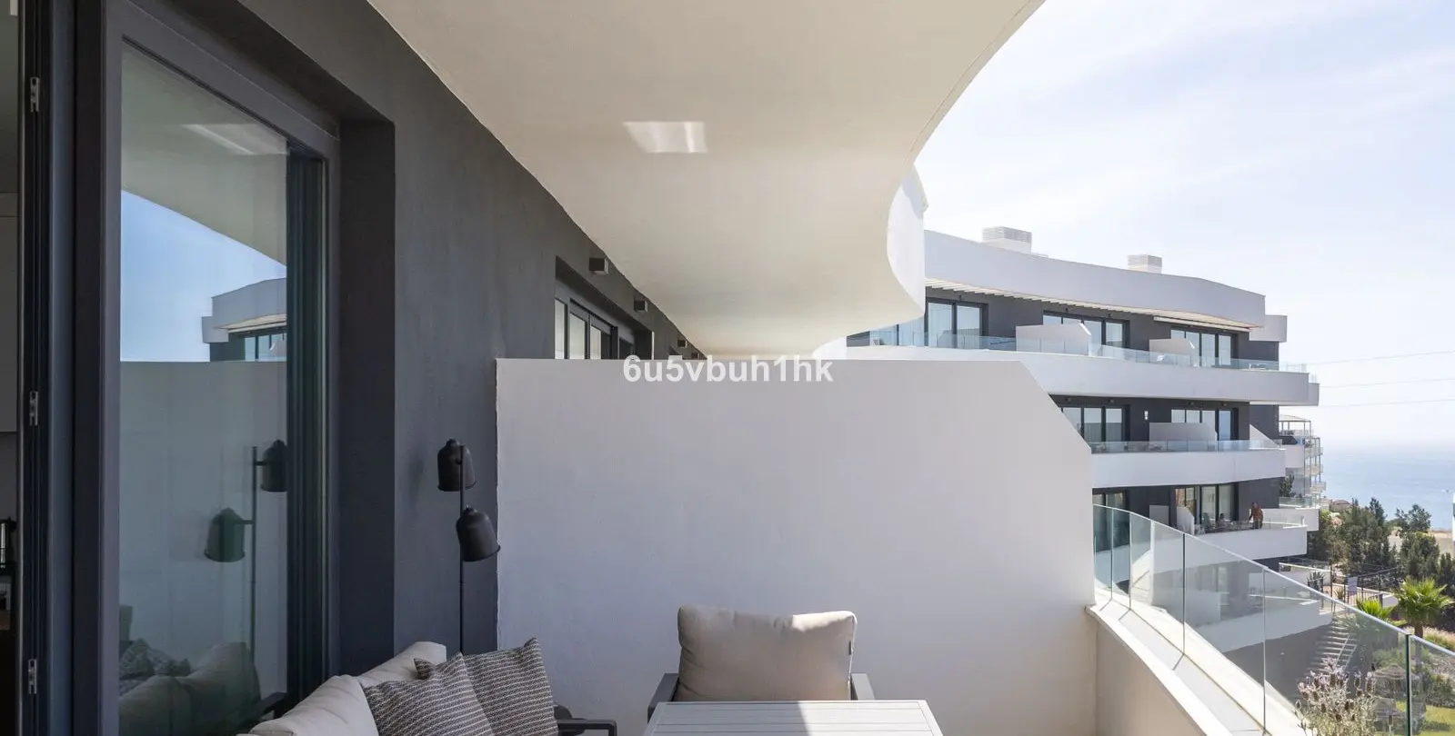 Sale of middle floor apartment in Fuengirola 5