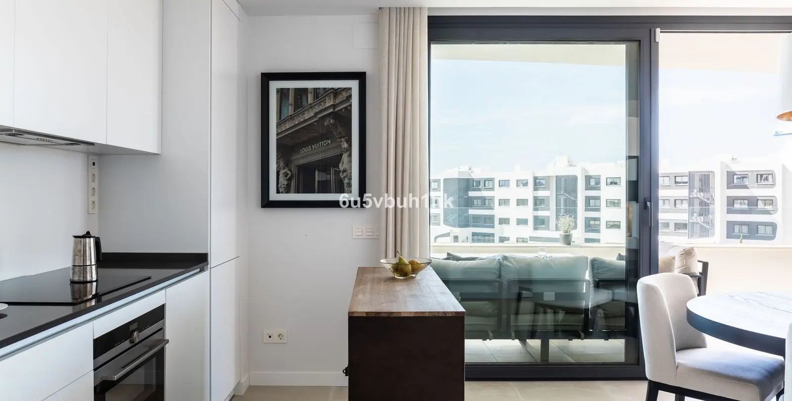 Sale of middle floor apartment in Fuengirola 10