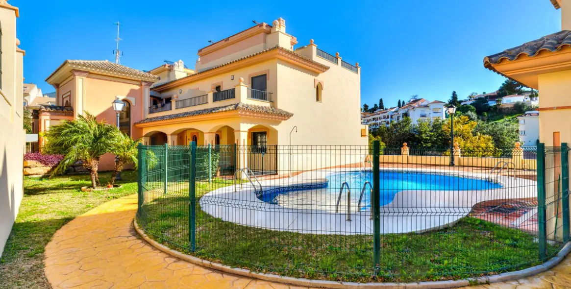 Sale of townhouse in Los Pacos 26