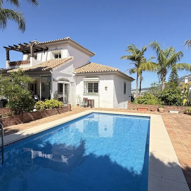 Venta de villa independiente en Coín
