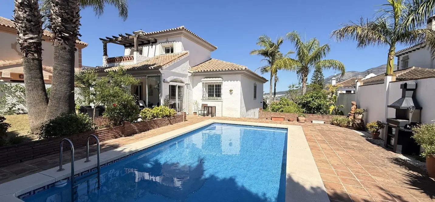 Venta de villa independiente en Coín 0