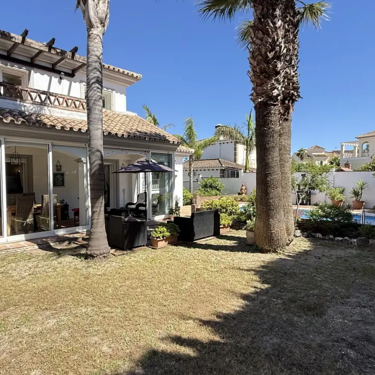 Venta de villa independiente en Coín