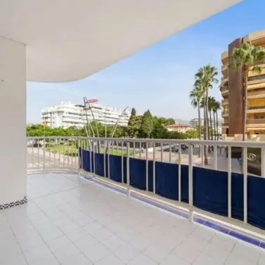 Venta de apartamento en planta media en Fuengirola