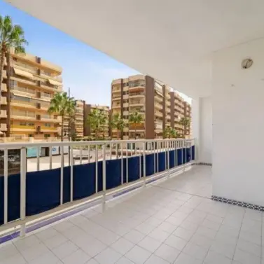 Venta de apartamento en planta media en Fuengirola