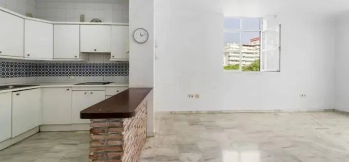 Venta de apartamento en planta media en Fuengirola 4