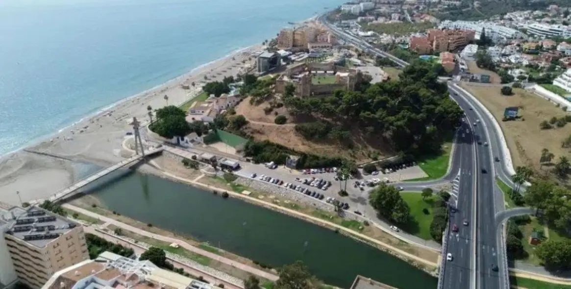 Venta de apartamento en planta media en Fuengirola 25