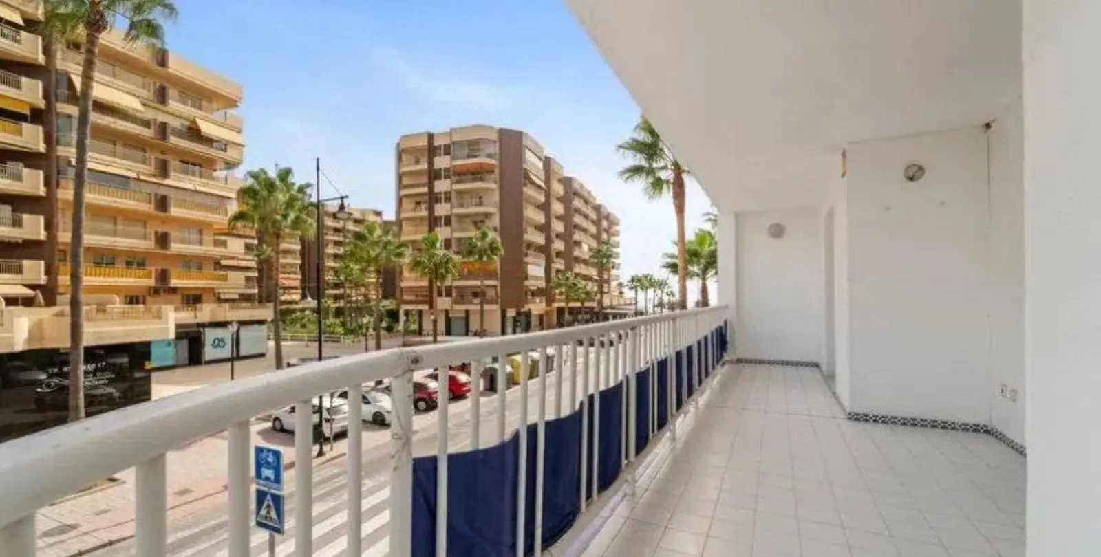 Venta de apartamento en planta media en Fuengirola 3