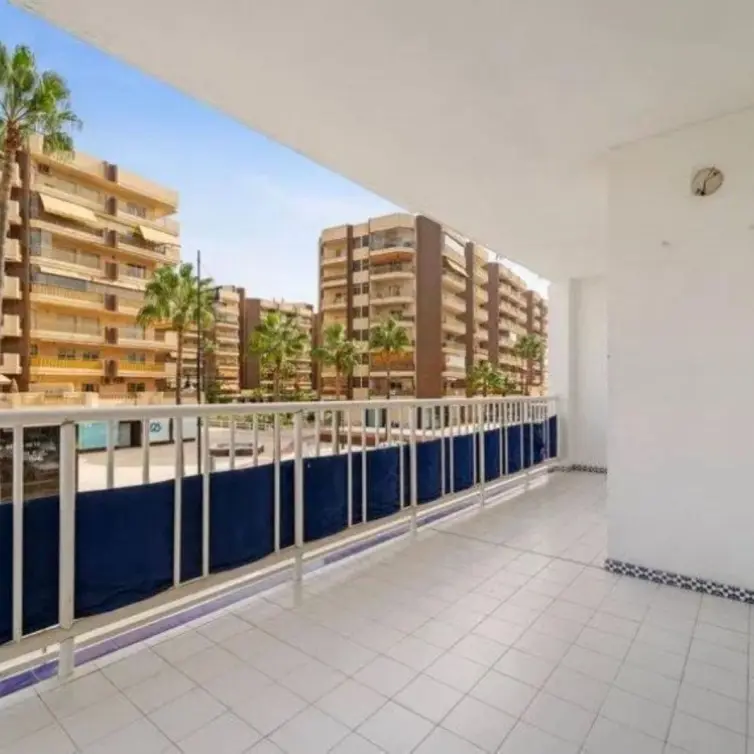 Продажа апартаментов на среднем этаже в Fuengirola