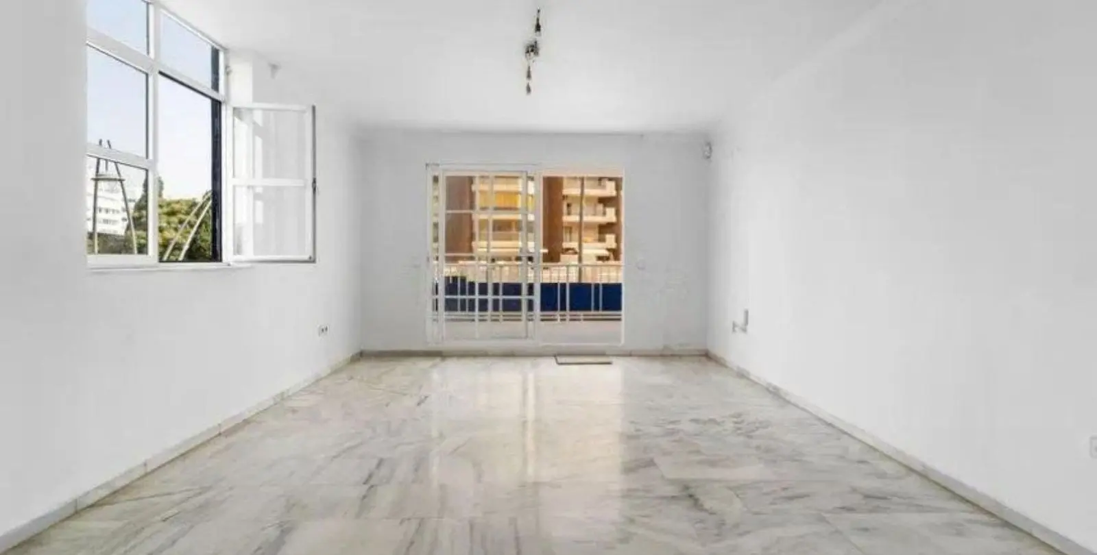 Venta de apartamento en planta media en Fuengirola 7