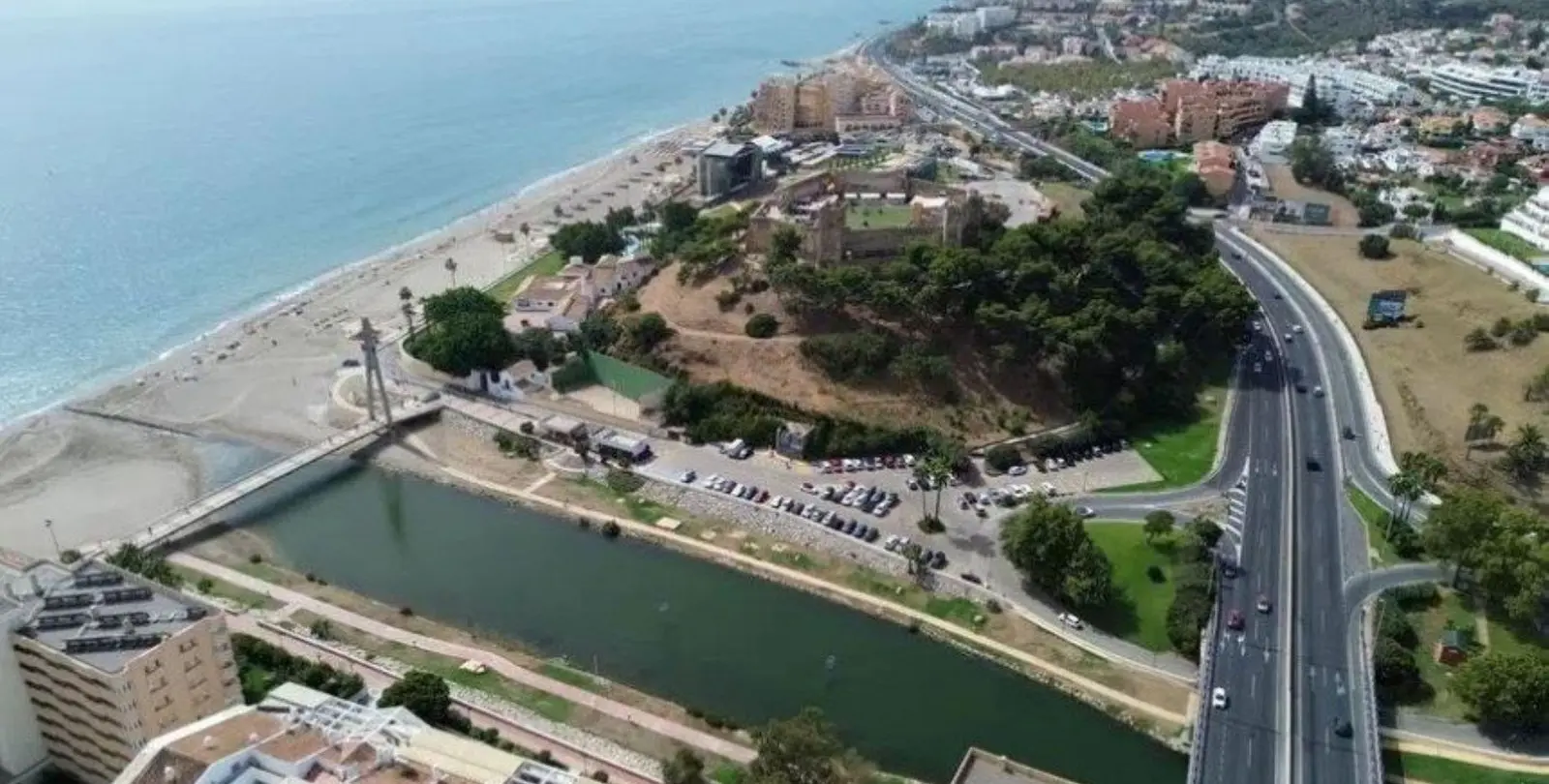 Venta de apartamento en planta media en Fuengirola 25