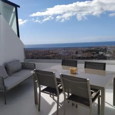 Sale of penthouse in Estepona