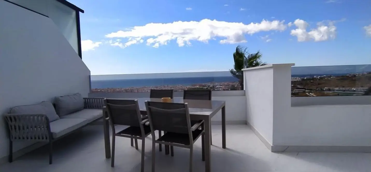 Sale of penthouse in Estepona 0