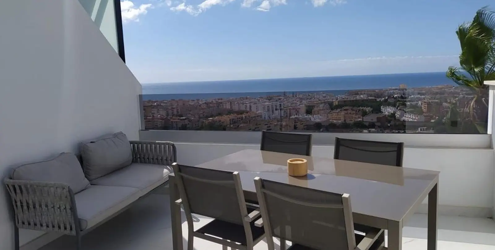 Venta de ático en Estepona 2