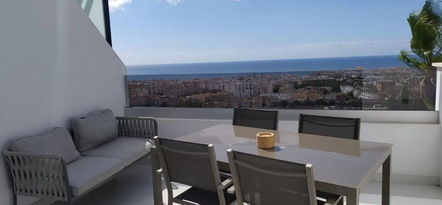 Sale of penthouse in Estepona 1