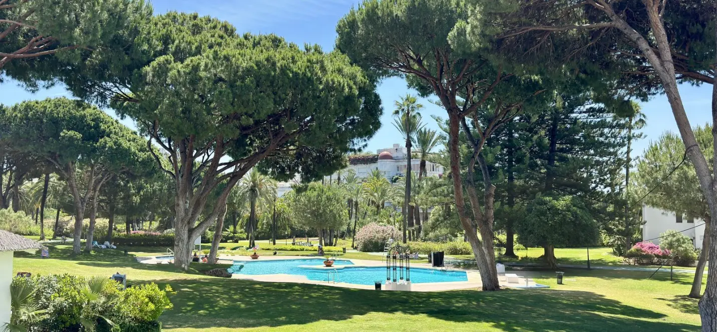 Продажа апартаментов на среднем этаже в Puerto Banús 0