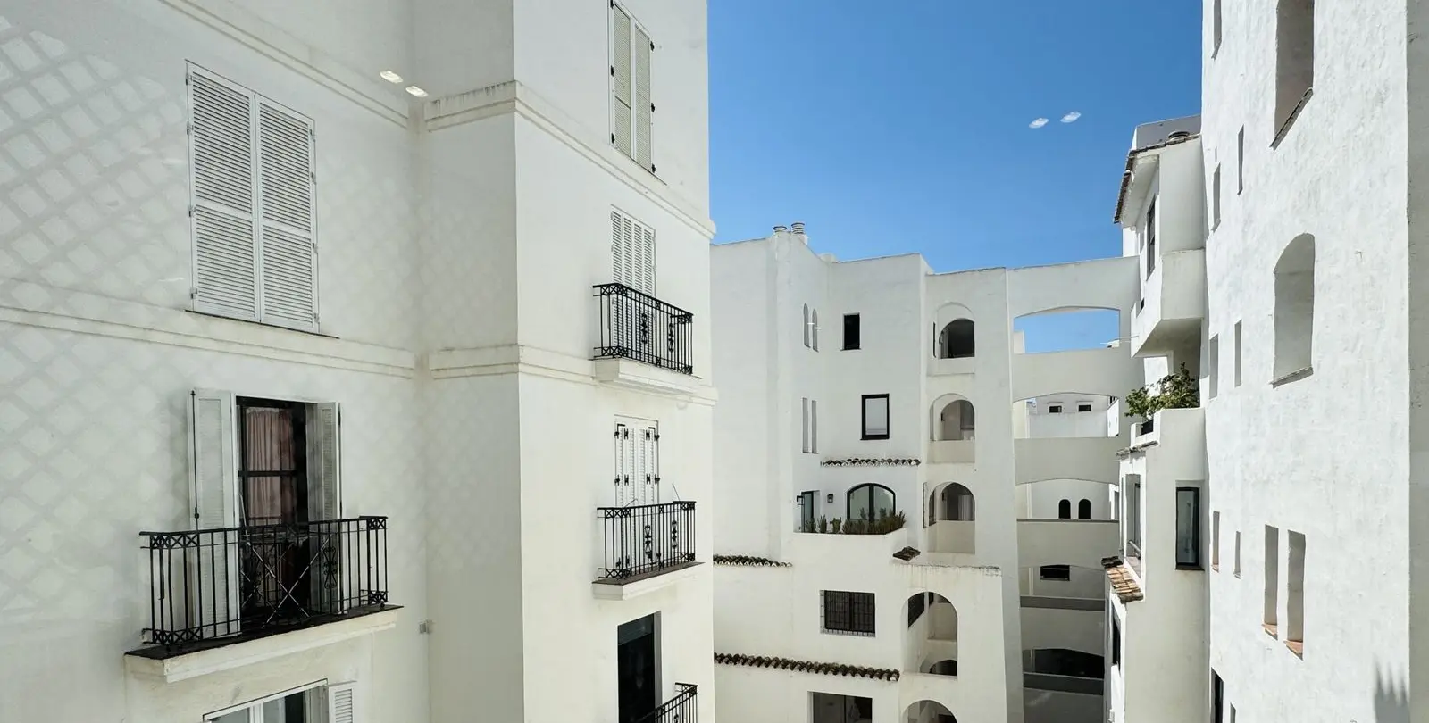 Продажа апартаментов на среднем этаже в Puerto Banús 16