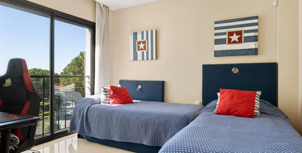 Sale of penthouse in La Quinta 10