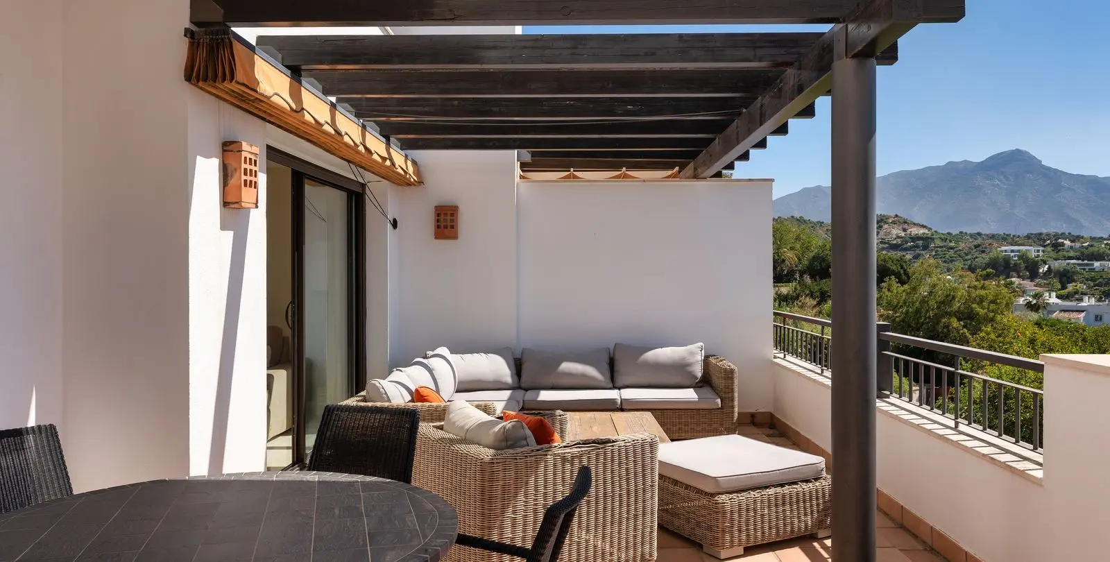 Sale of penthouse in La Quinta 4