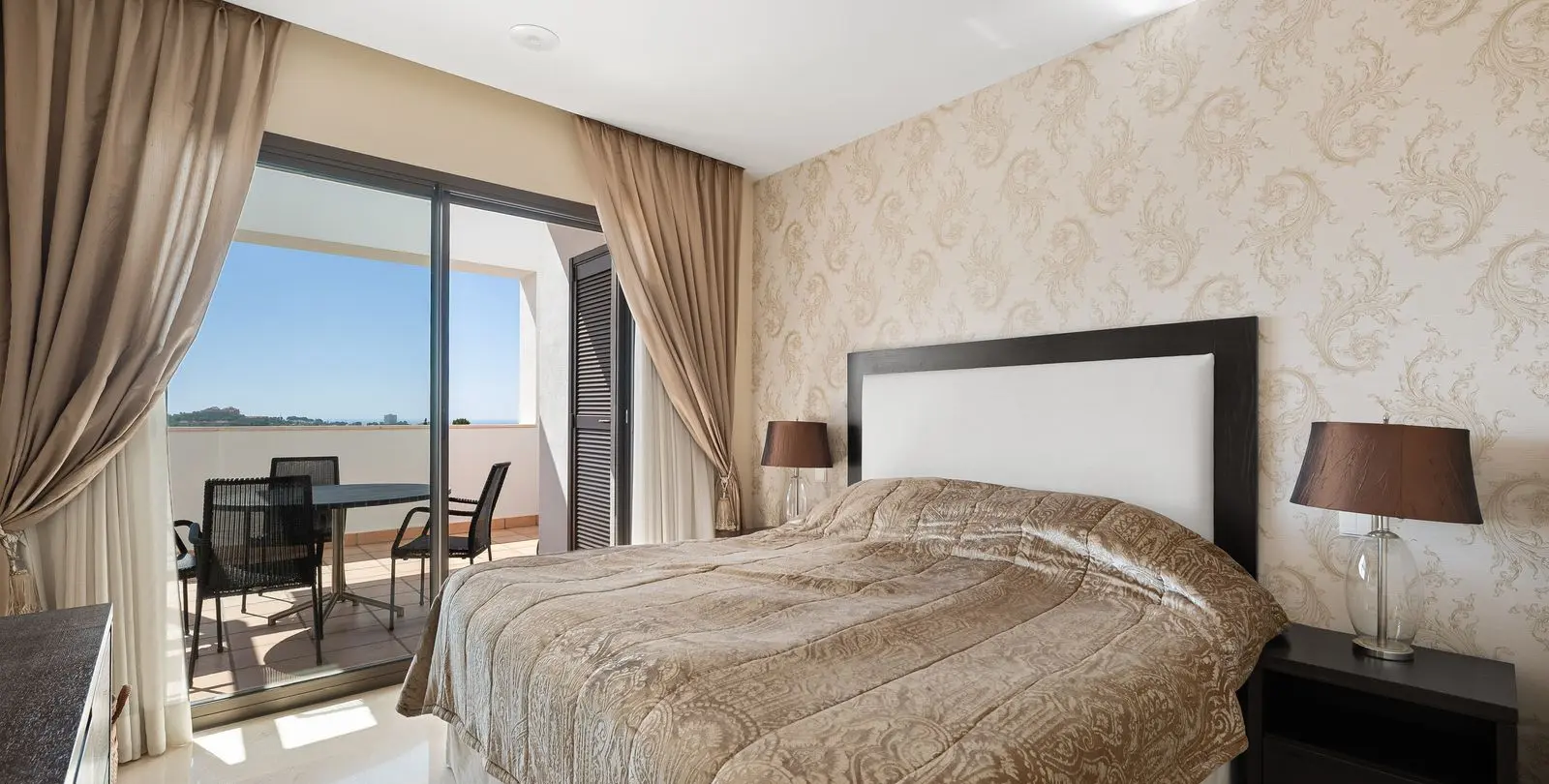Sale of penthouse in La Quinta 6