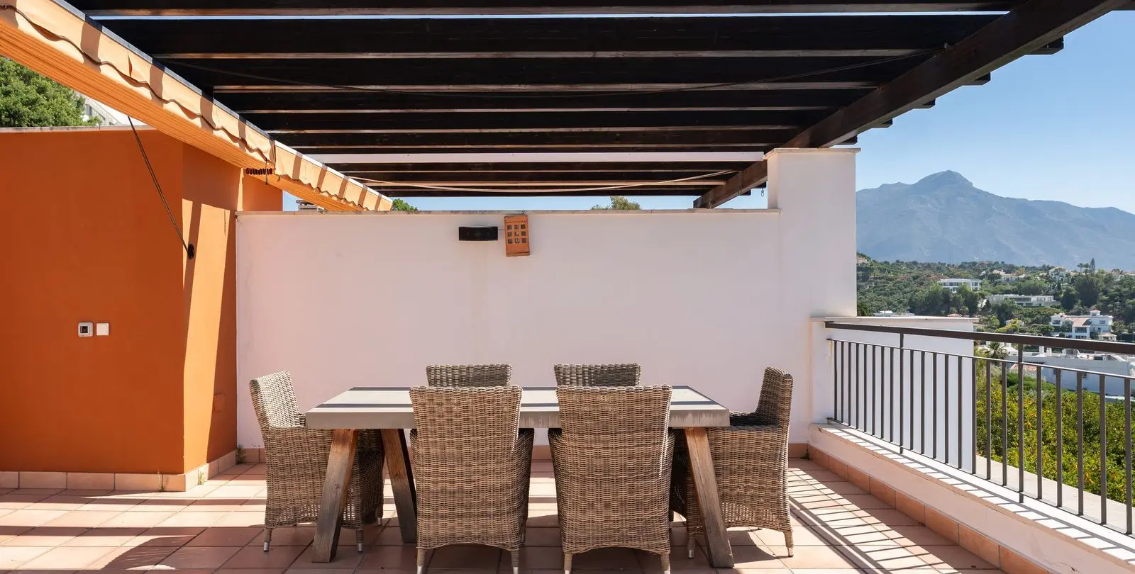Sale of penthouse in La Quinta 14