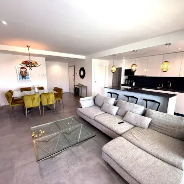 Sale of middle floor apartment in La Cala de Mijas