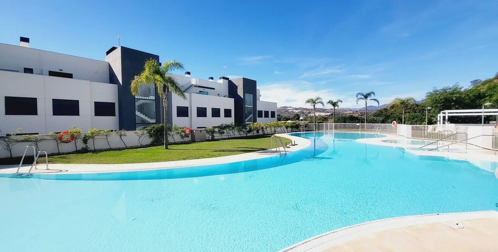 Продажа апартаментов на среднем этаже в La Cala de Mijas 14