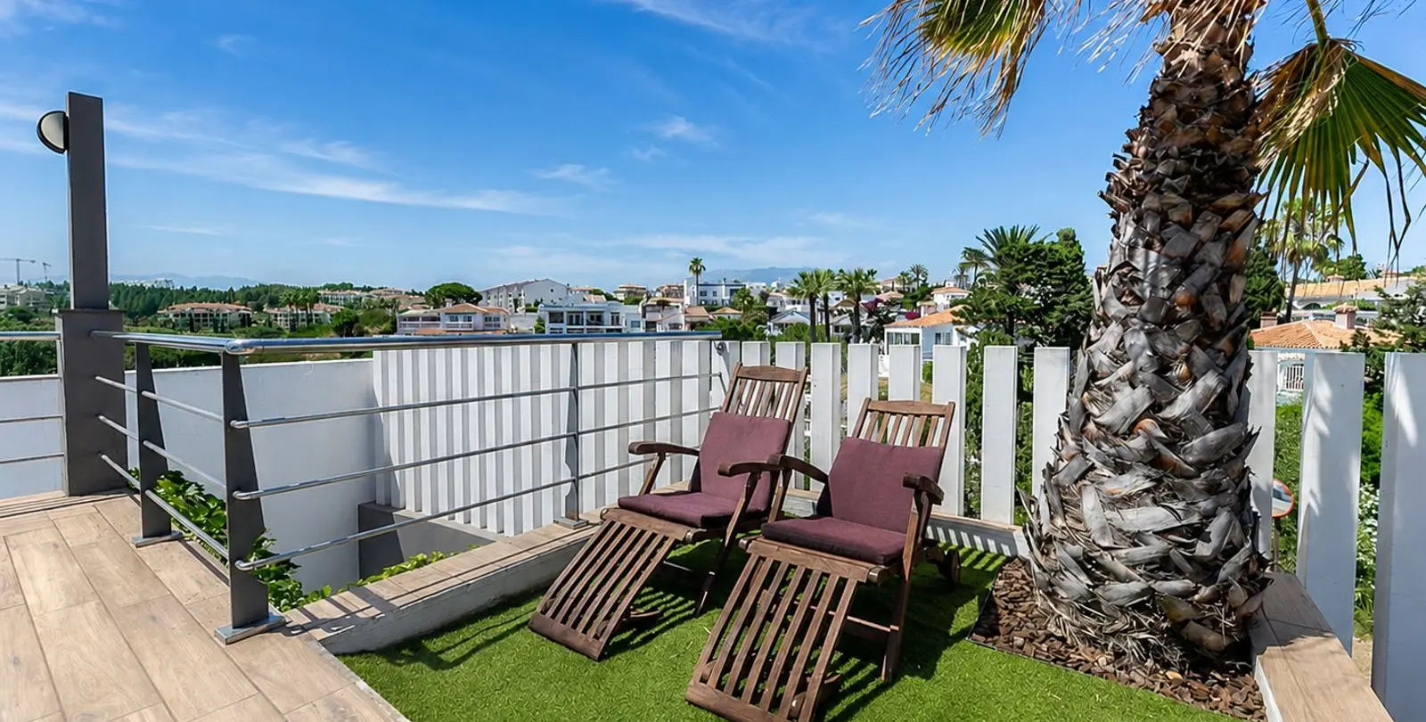 Sale of semi-detached house in El Faro 7