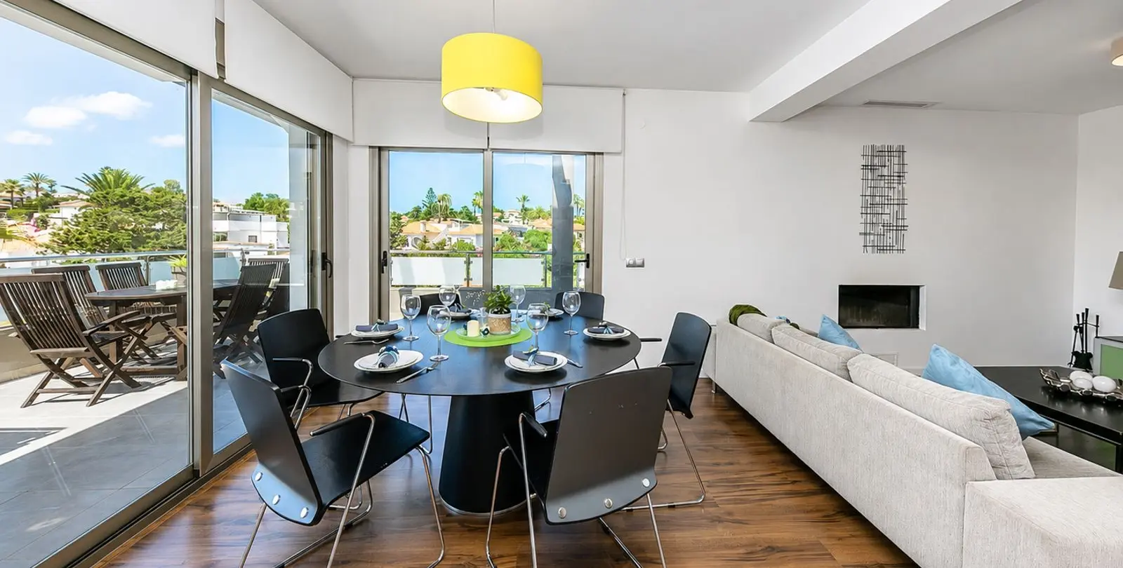 Sale of semi-detached house in El Faro 12