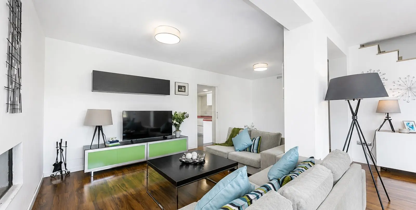 Sale of semi-detached house in El Faro 16