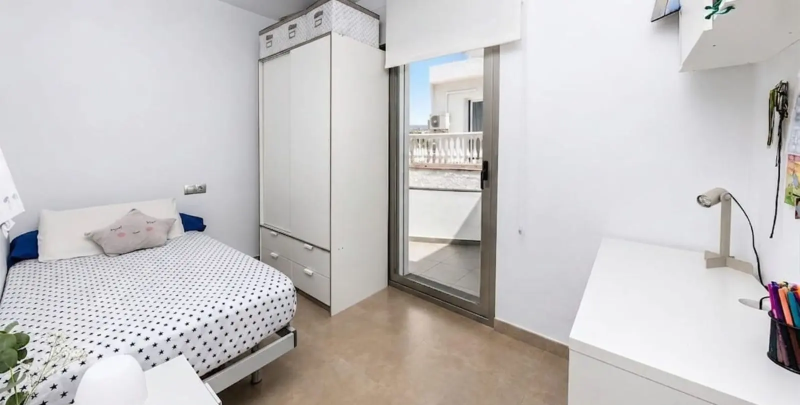 Sale of semi-detached house in El Faro 25